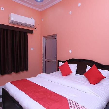 Oyo 22221 Yadav Hotel Bhiwadi Ngoại thất bức ảnh