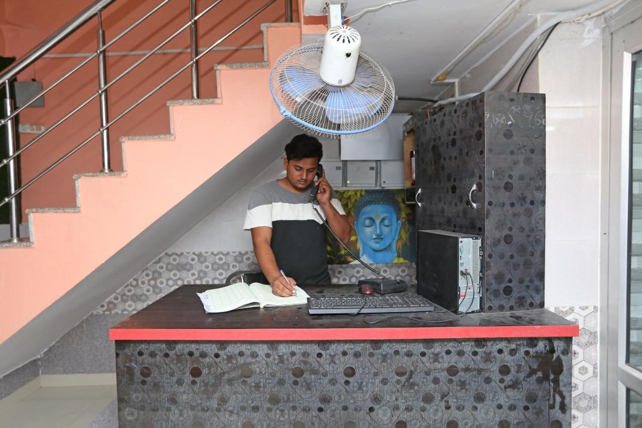 Oyo 22221 Yadav Hotel Bhiwadi Ngoại thất bức ảnh