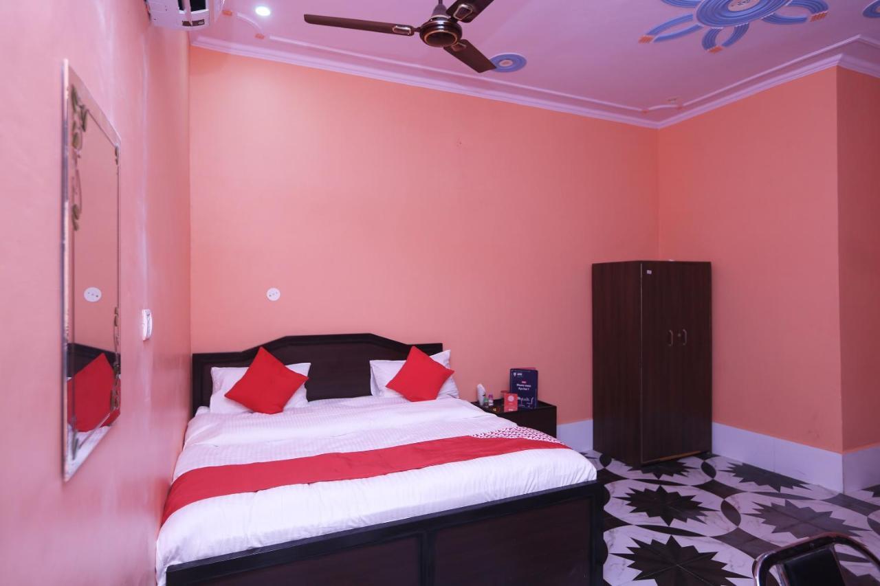 Oyo 22221 Yadav Hotel Bhiwadi Ngoại thất bức ảnh
