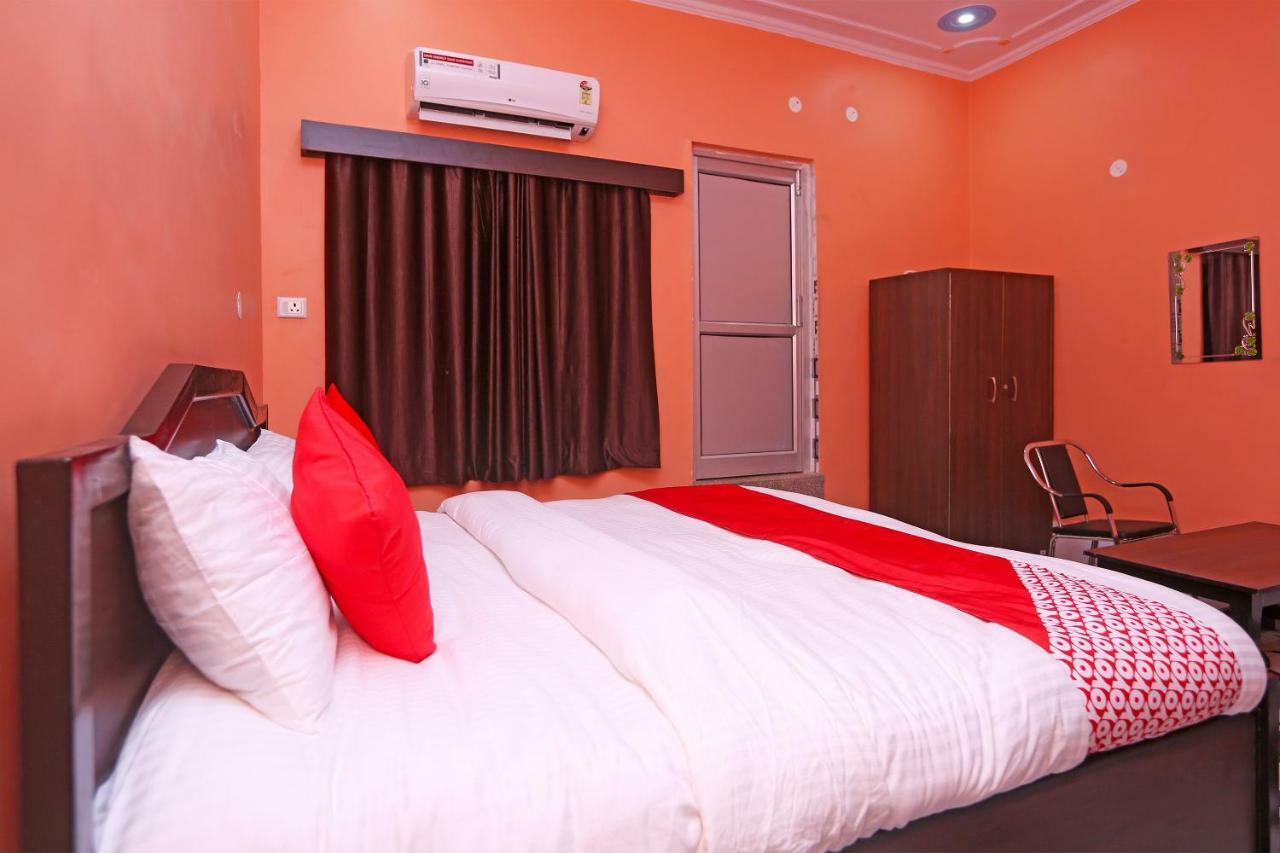 Oyo 22221 Yadav Hotel Bhiwadi Ngoại thất bức ảnh